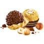 Herz mit Kinder Schokolade und Ferrero Rocher-Kugeln
