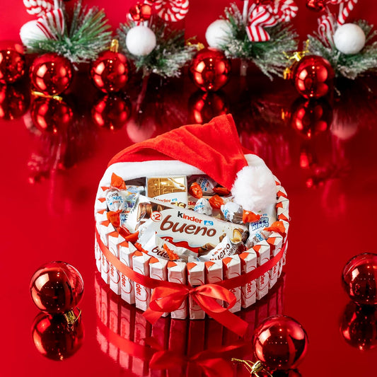 Nikolaus-Korb und Weihnachtsmütze von Kinder