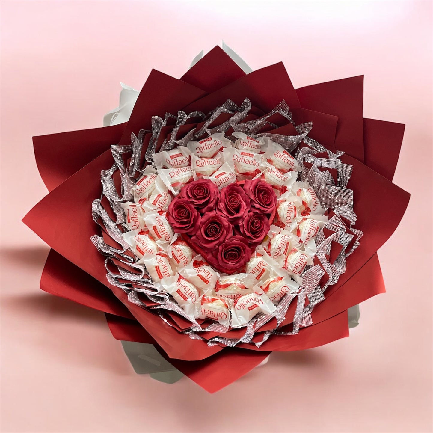 „Herz der Liebe“ – Krönende Romantik mit Seifenrosen & Raffaello